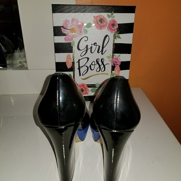 Heels - Picture 4 of 4